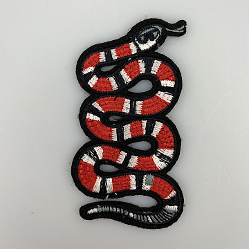 Термонаклейка "Змея"  KL-146 красный, черный 9,5см