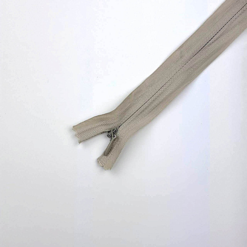 Молния потайная 40 см, серо-молочный