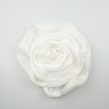 Аппликация "Роза" 043 белый 14 см