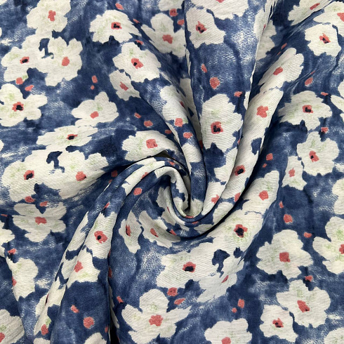 Блузочная ткань с вискозой "Акварельные цветы" ZM81064, джинсовый, белый, 90 г/м², 150 см
