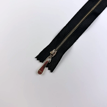 Молния на атласной ленте 15 см, черный, золото