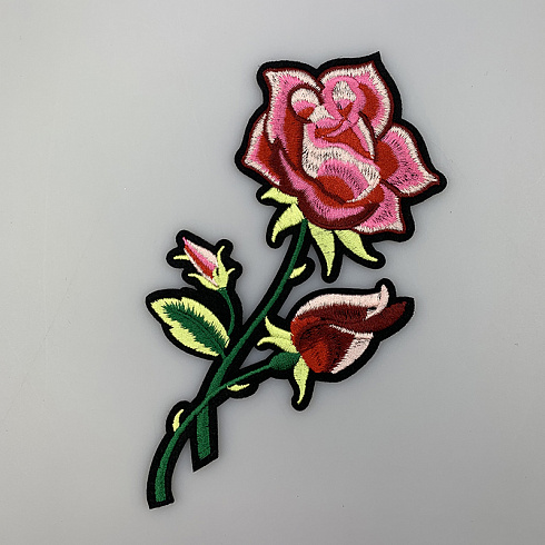 Термонаклейка "Розы" P011 розовый, зеленый, 17 см